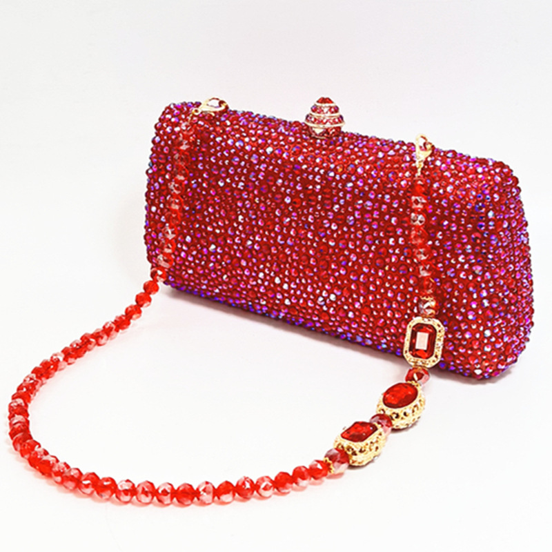 Interior Design Ai - Dinertassen Clutch Bags vol diamanten Afrika